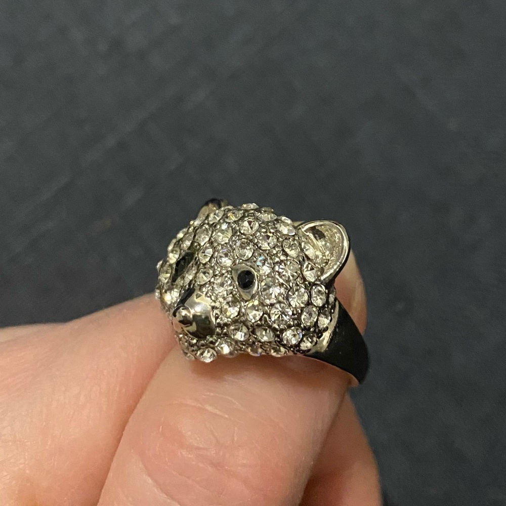 NWT Adorable Panda rhinestone ring Size 7.  Silvertone. Great gift!